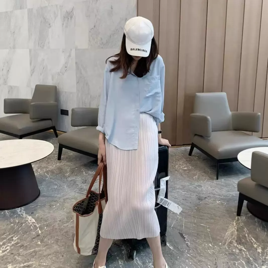 三宅风褶皱半身裙2025夏季新款浅灰直筒不开叉松紧腰高腰显瘦裙