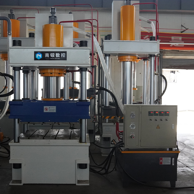 200T315T400 Three-Beam Four-Column Hydraulic Press with Temperature-Controlled Heating Plate Carbon Fiber Reinforced Plastic Component Molding 200T315T400 Three-Beam Four-Column Hydraulic Press with Temperature-Controlled Heating Plate Carbon Fiber Reinforced Plastic Component Molding