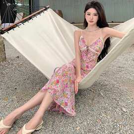 法式气质碎花吊带连衣裙女夏季海边度假绝美修身性感包臀出片长裙