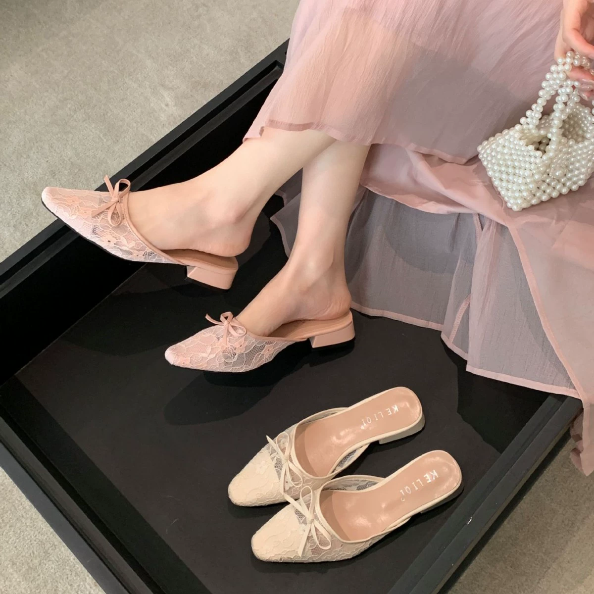 Нежный кружевной туфли на высоких каблуках с бантом