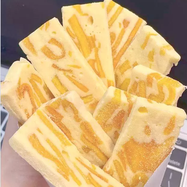Ll Mango milk crisps Xinjiang specialty snacks and snacks Mango milk cake soft and glutinous snack food independent bag