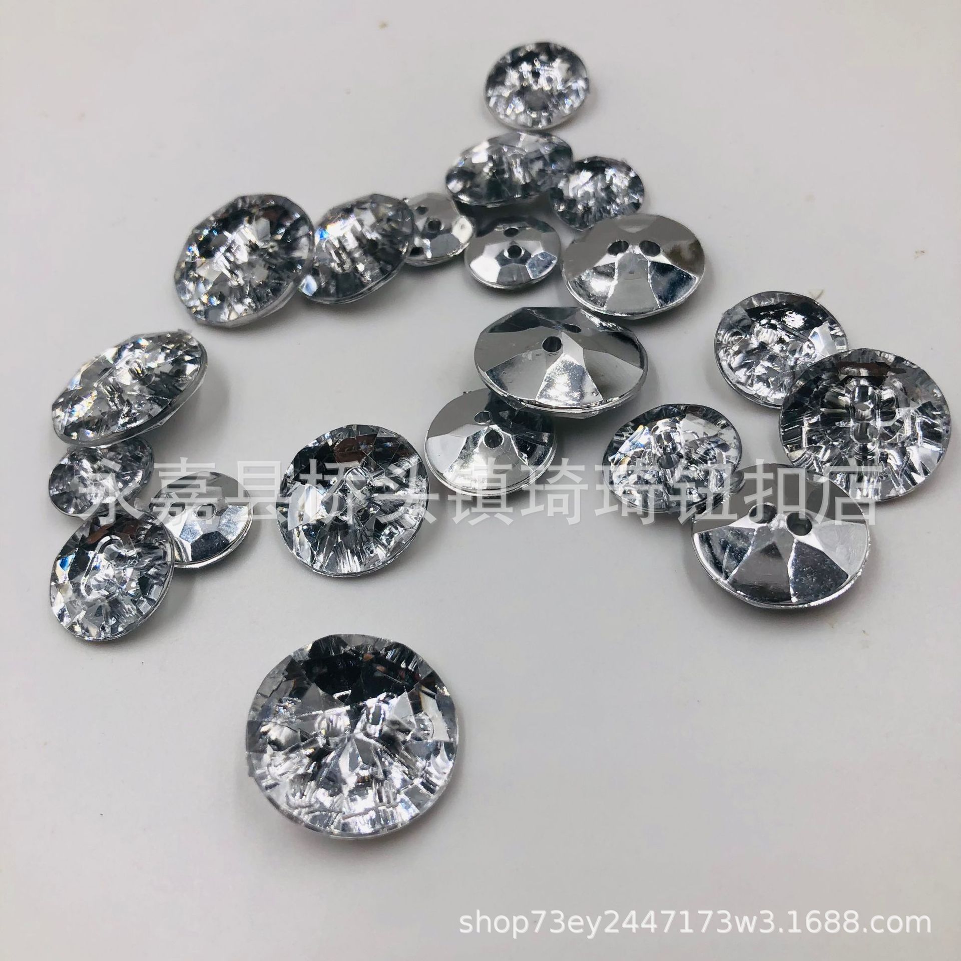 台湾亚克力两眼水晶钻纽扣 大衣衬衫纺外套纽扣 开衫毛线衫扣子
