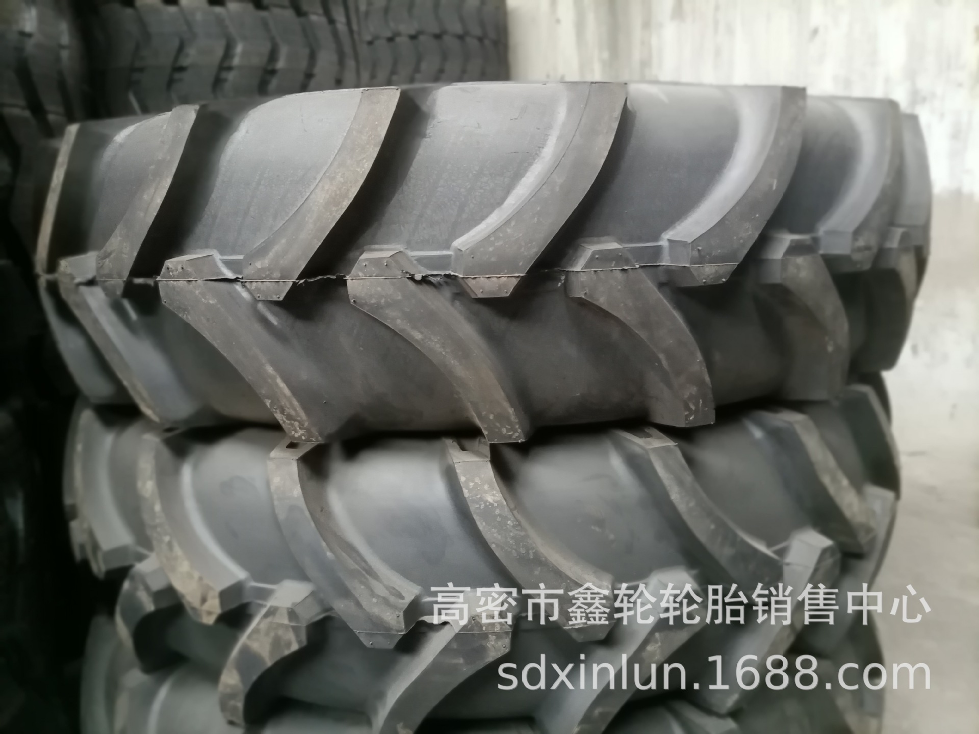 供应拖拉机12.4/13.6/14.9/16.9/18.4/20.8-383430282624轮胎