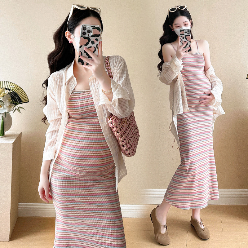 Pregnant Women's Dress 2025 Early Spring New Fashion Hot Mom Elegant Slimming Rainbow Striped Knitted Slip Skirt Loose Shirt