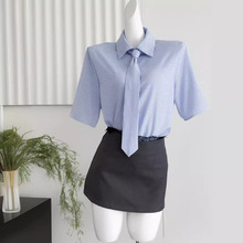 领带蓝色条纹短袖衬衫女2024年夏季新款设计感衬衣宽松上衣