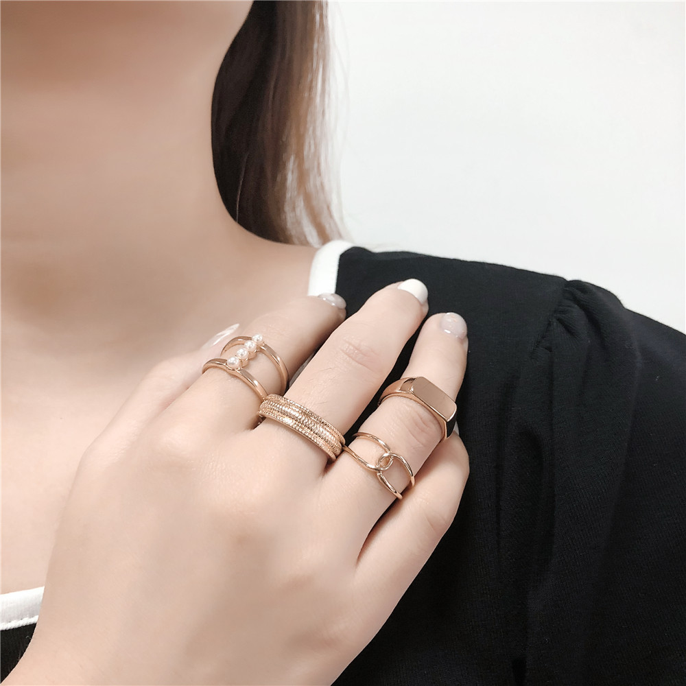 Retro Irregular With Personality Gold Four-piece Ring Female Joint Index Finger Ring Fashion Cross Ring Ring Set display picture 4