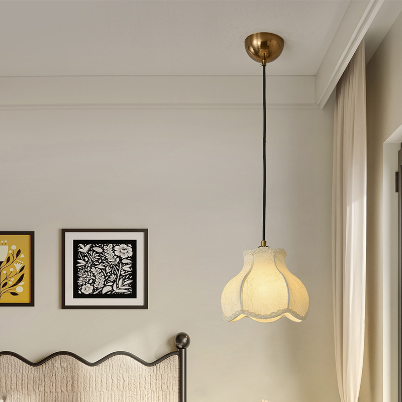 Medieval francés dormitorio principal lámpara de cabecera de cama retrógrado viento silencioso tela de madera sólida barra de habitación armario lámpara de cabina