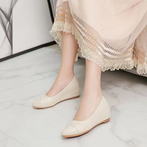 Simple soft sole and shallow mouth mother's shoes, comfortable commuting single-layer shoes, women's shoes, 2025 summer new style, light minococcasin-in shoes wholesale