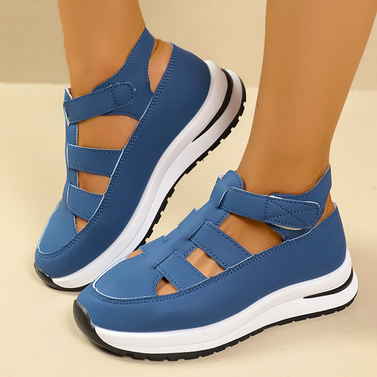 Comercio exterior de tamaño grande sandalias de talón de pendiente hueca verano 2025 nuevo velcro muffin grueso interior zapatos de altura de mujer 43