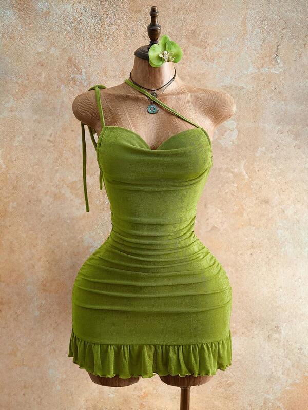 Sensual Bodycon Mini Dress With Ruffle Trim, Backless Halter Neck, And Waist-Gathering Pleats For A Flattering Fit_ecoleips.com