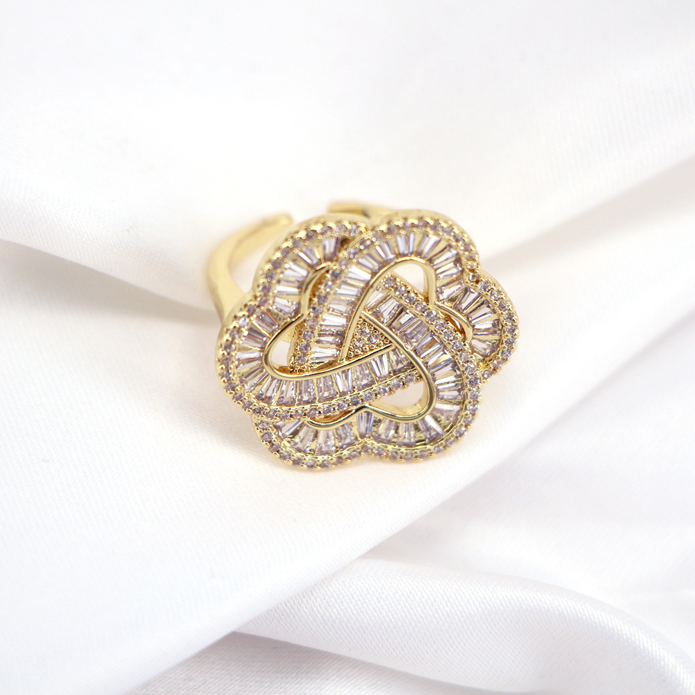 Womenu0027s Fashion Inlay Zircon Flower Heart-Shaped Ring 18K Gold Plating Jewelry