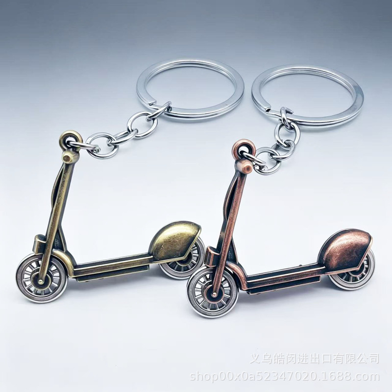 Retro Alloy Scooter Keychain, Mini Scooter Model Pendant, Creative Car Key Accessory