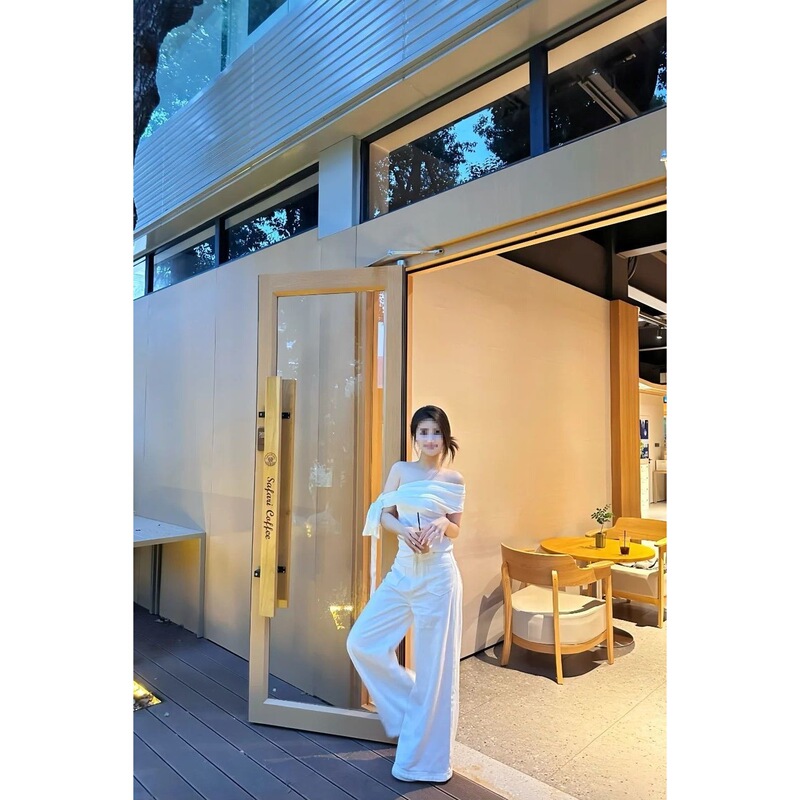 Women's Set 2026 Summer New Korean Style Pure Desire Design Asymmetrical Off-Shoulder T-Shirt Top White Jeans Women's Set 2026 Summer New Korean Style Pure Desire Design Asymmetrical Off-Shoulder T-Shirt Top White Jeans