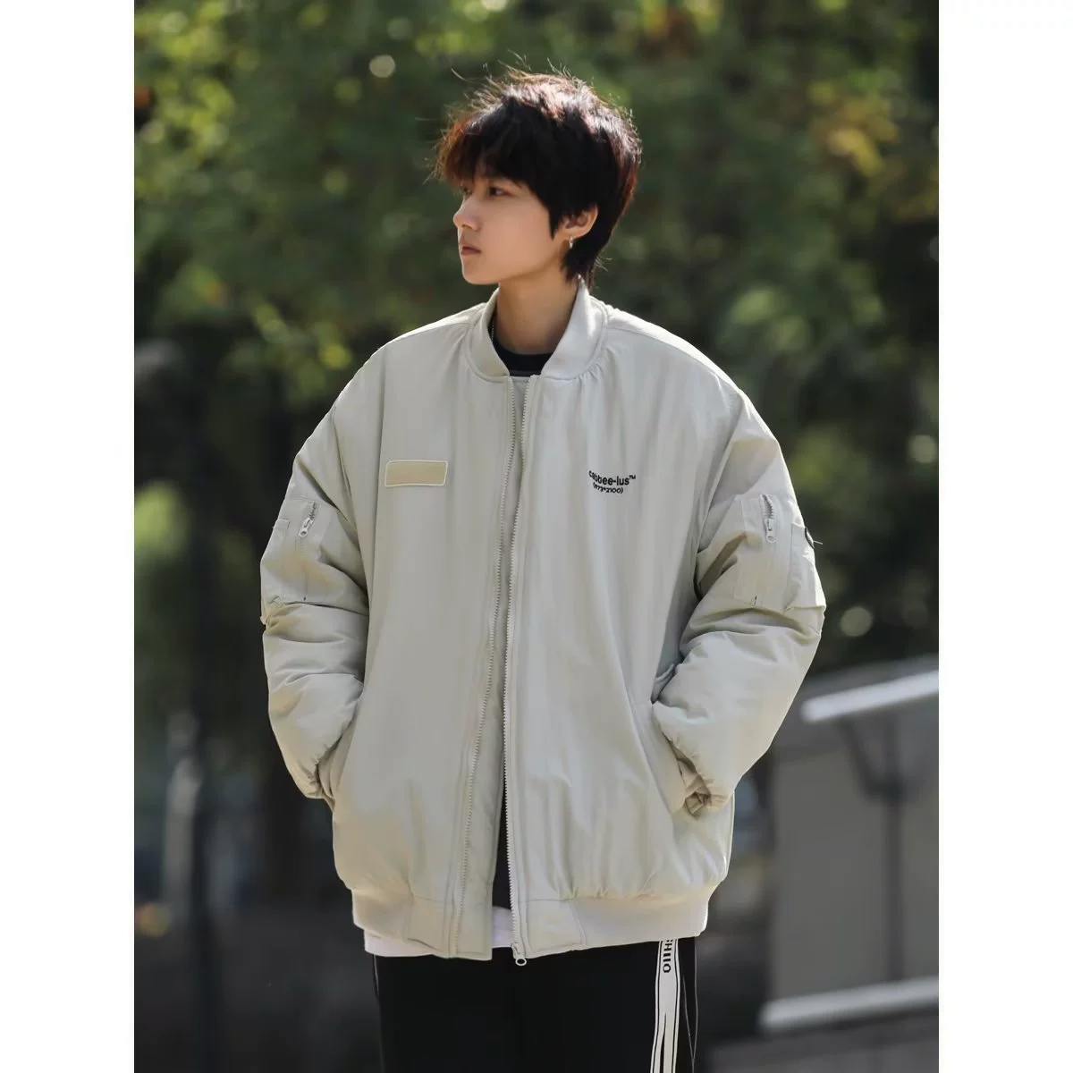 Внешняя торговля Осень и Зима Американский мотоциклетный дизайн Чувство бейсбольной одежды хлопчатобумажная мужская свободная куртка