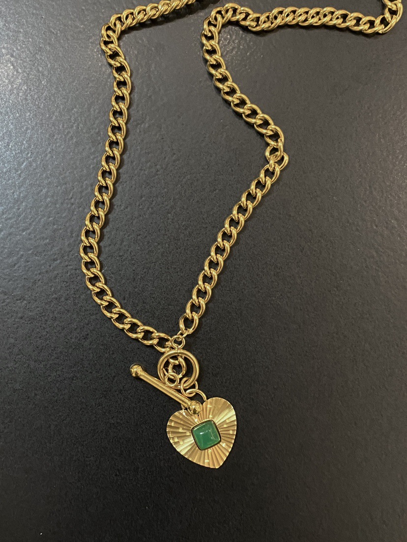 Retro Heart Shape Titanium Steel Inlay Artificial Gemstones Necklace 1 Piece