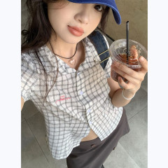 カレッジチェック柄半袖デザインシャツレディースチェック柄夏新作韓国風ショートレトロスリムトップシャツトレンディ