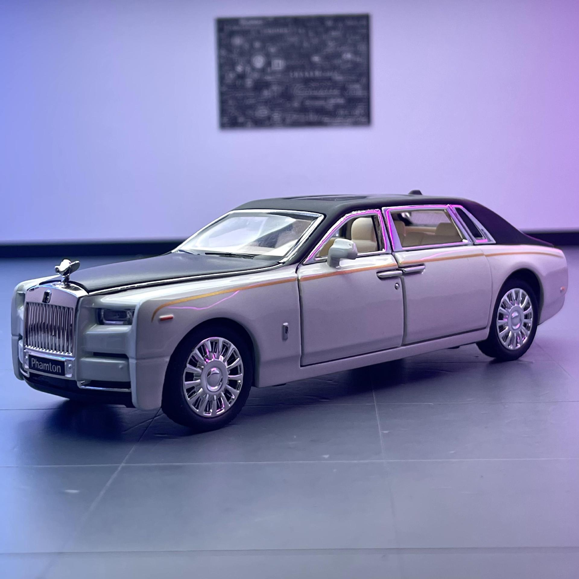 Coche de aleación modelo de coche 1:32 rollos Phantom sonido luz tire hacia atrás coche de juguete música modelo decoración colección
