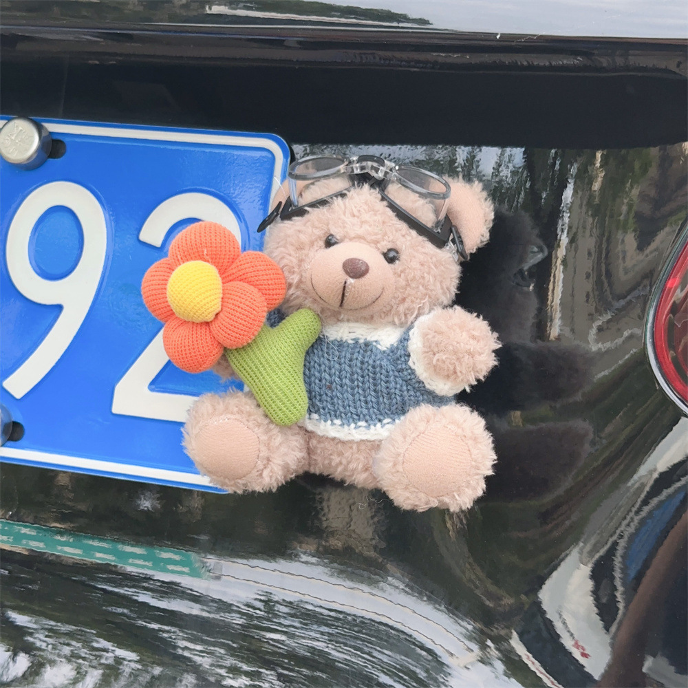 Personalidad encantadora del oso en línea decoración de la cola del automóvil adornos muñecas de peluche fuera del automóvil suministros de automóvil estables