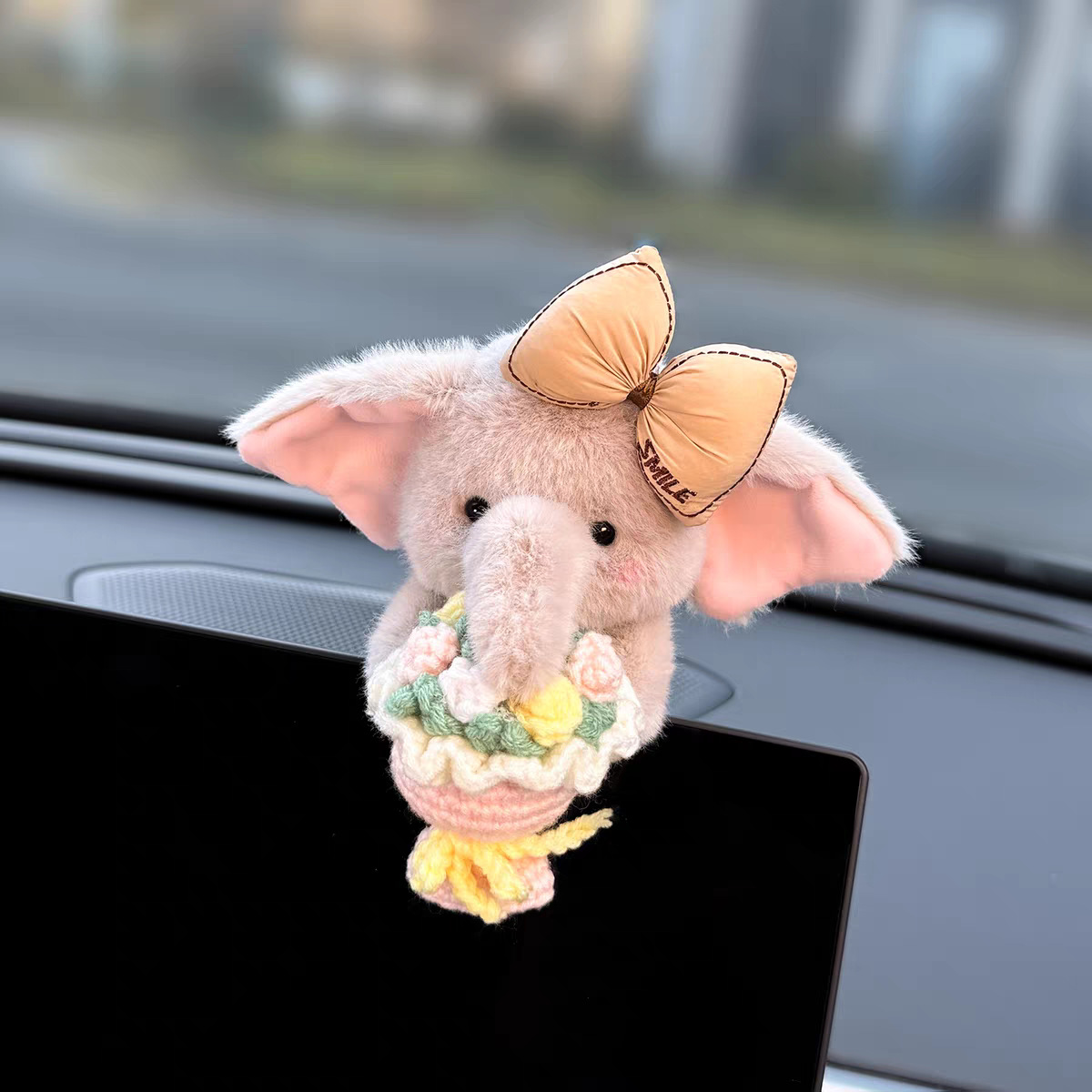 2026 New Cute Little Elephant Car Interior Dashboard Decoration with a High-End Feel, Car Seat Belt, Car Interior Accessories