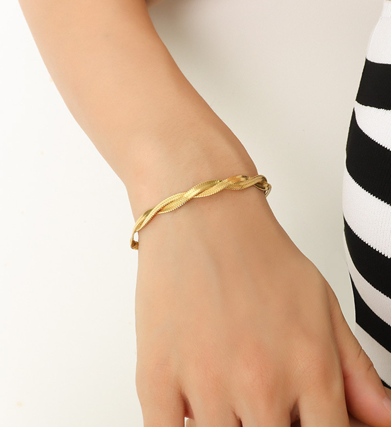 Daily Occasion Titanium Steel Material Fashion Geometric Titanium Steel Bracelets Criss Cross Stainless Steel Bracelets 1 Piece