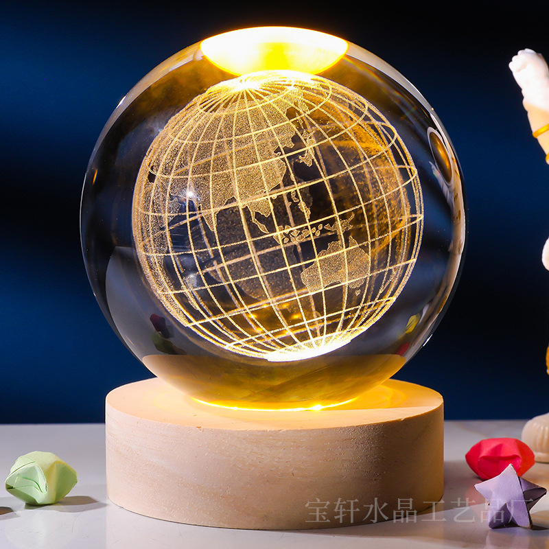 Bola de cristal al por mayor galáctica bola de cristal tallada interna 520 Qixi Navidad noche lámpara adornos de cristal