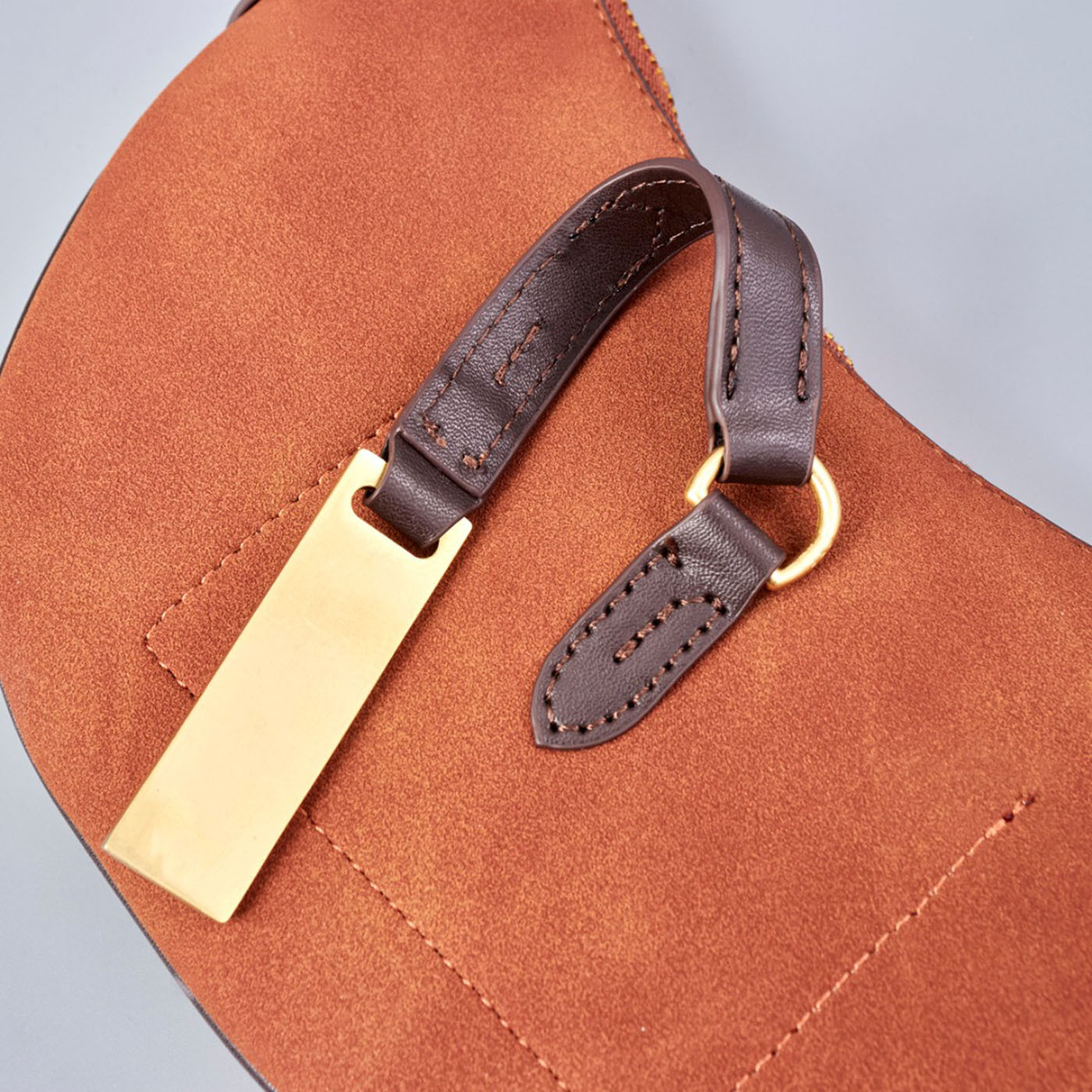 Exquisites Damen Satteltaschen Modell Aus Mattem Echtleder_voghion.com