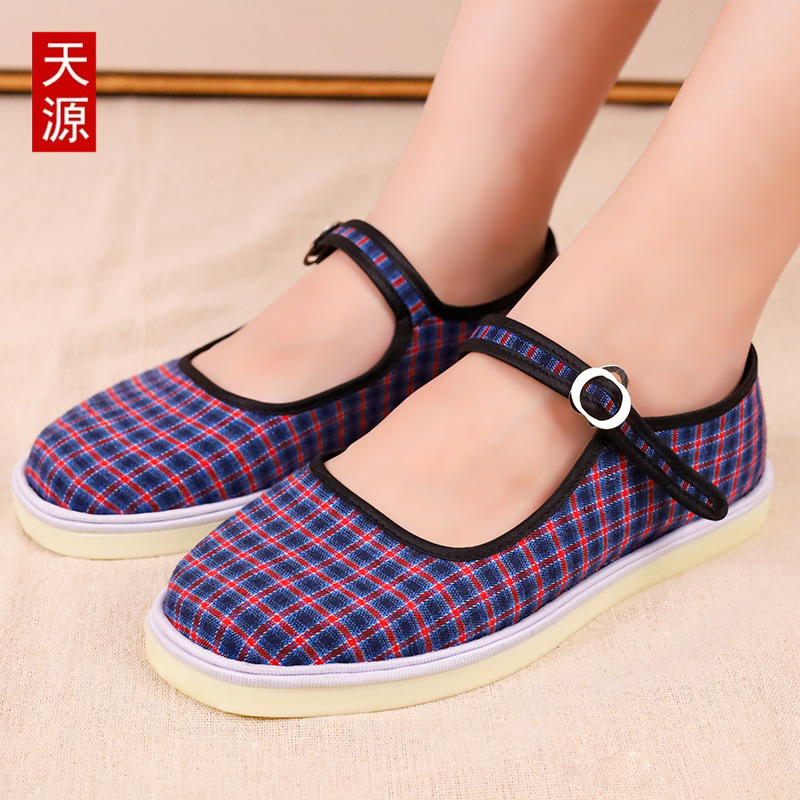 Zapatos de mujer de nuevo estilo, zapatos de tela de mujer de Beijing viejos planos, suela suave de todo fósforo, boca poco profunda, zapatos de madre a cuadros