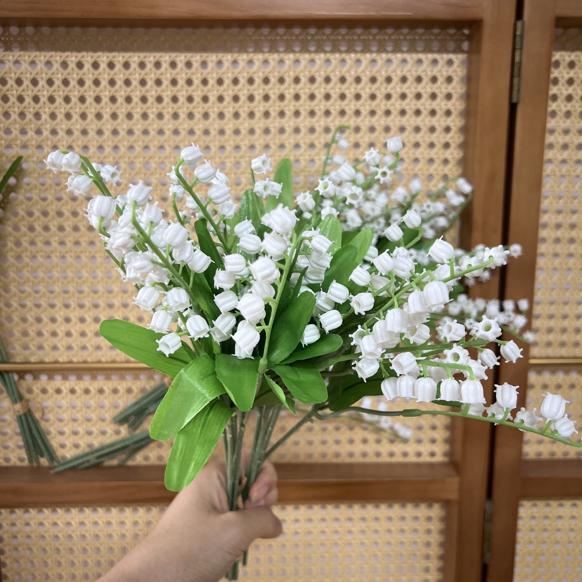 손으로 묶은 은방울꽃 (6송이 한 다발)