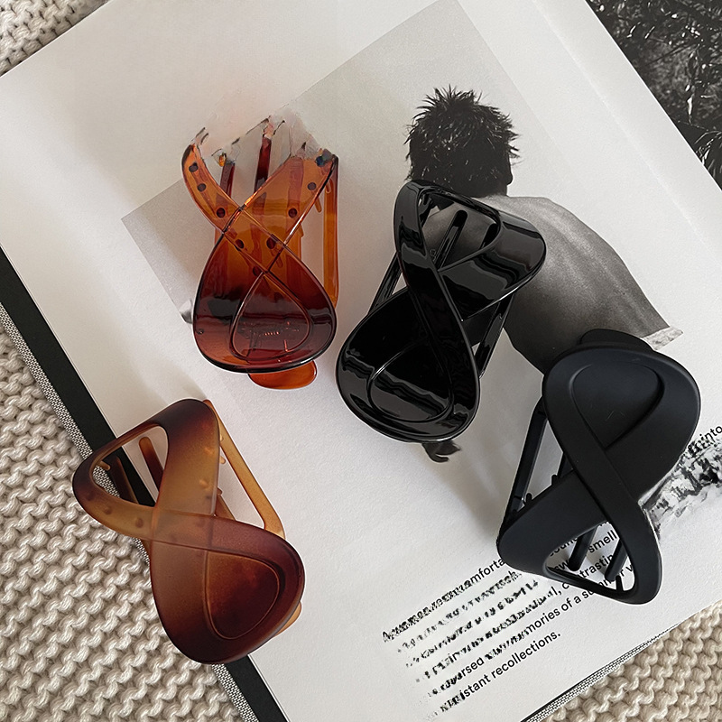 Retro Eight-character Clip Women's acrylic Hair Clip Simple Hair Clip Elegant Elegant Hair Clip Bath Headwear_voghion.com