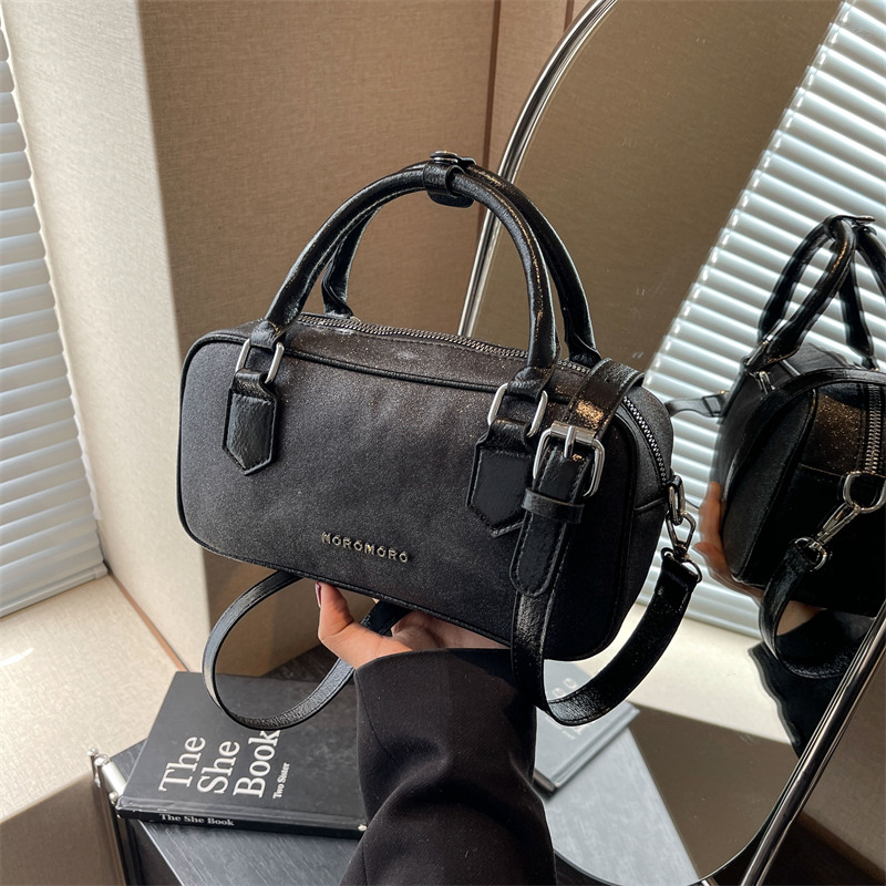 New Fashionable, Simple Cute, Unique Underarm Personalized Versatile Handheld Crossbody Bag, Casual and Advanced Small_voghion.com