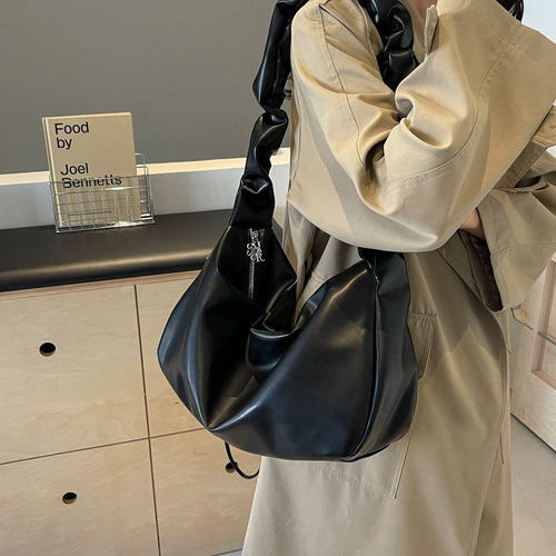 Elevated-Style Pleated Cloud Bag for Women, 2024 New Trendy & Fashionable Dumpling Bag—Large-Capacity Commuter Shoulder & Crossbody Bag