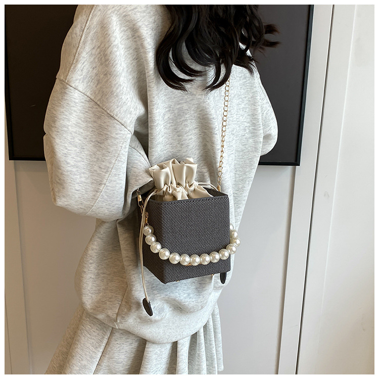 Γυναικεία τσάντα Crossbody με τσάντες χειρός Pearl Texture, μεγάλης χωρητικότητας, για το καλοκαίρι του 2024, σε νέο στυλ, κομψή, με προσωπικότητα και αλυσίδα_voghion.com