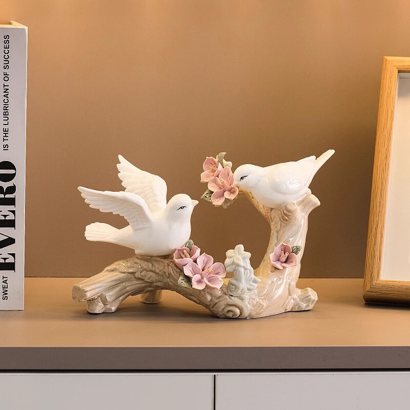 Modern Minimalist Ornaments Home Living Room Wine Cabinet Decorations European Style Creative Room Ceramic Decoration Modern Minimalist Ornaments Home Living Room Wine Cabinet Decorations European Style Creative Room Ceramic Decoration