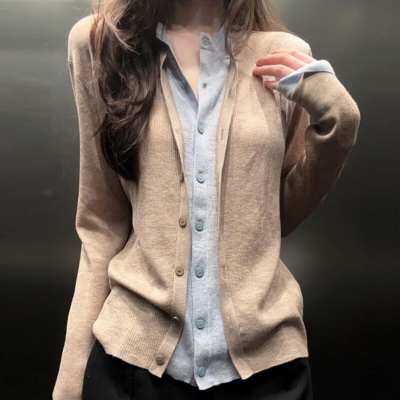 Fashionable layered Korean-style slim-fit top for women, faux two-piece color-blocked 2026 autumn/winter wool knit cardigan Fashionable layered Korean-style slim-fit top for women, faux two-piece color-blocked 2026 autumn/winter wool knit cardigan