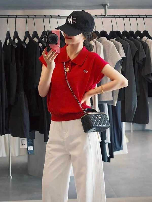レッドポロカラースモールフライングスリーブニットアイスシルクショートトップ女性の夏美白ドーパミン右肩半袖Tシャツ|undefined