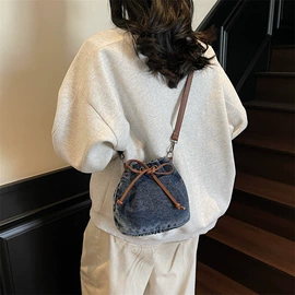 女士单肩包;女士斜挎包;休闲背包