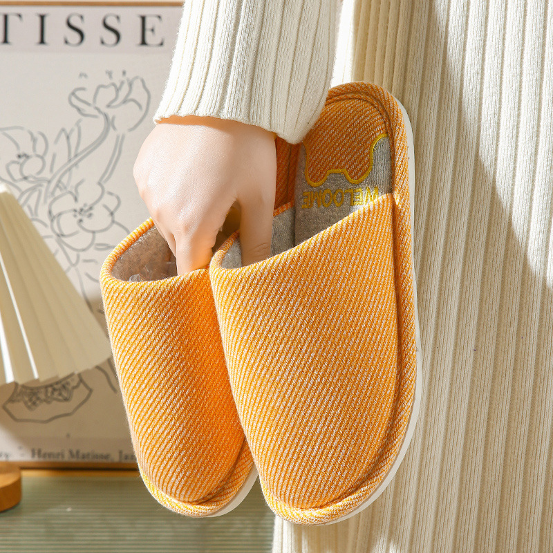 Zapatillas de algodón para mujeres 2023 nuevo otoño e invierno cálido fondo grueso hogar interior antideslizante lindo hogar pareja zapatillas para hombres