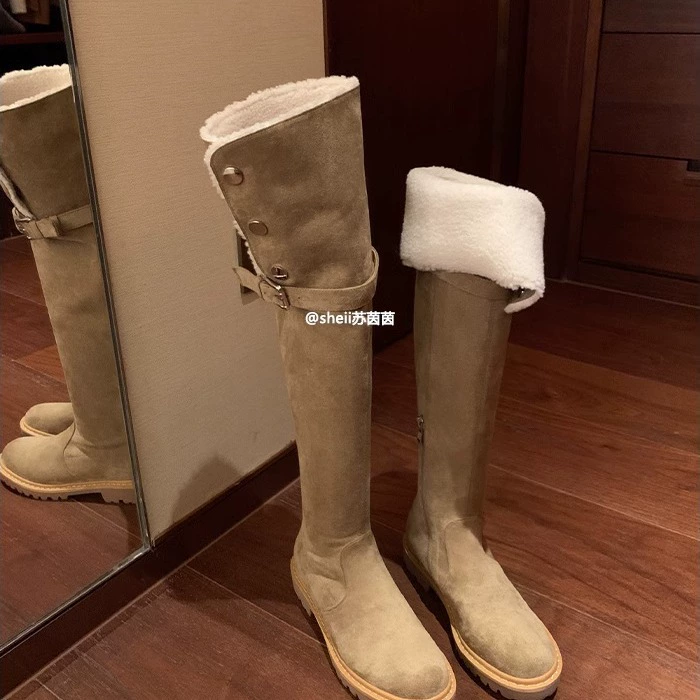 Fleece high boots, (Physicals)