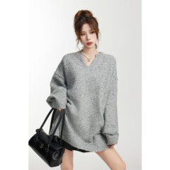 柔らかいモチの怠惰な風のvネックの長袖のニットのセーターの女性の秋冬の新型のゆったりしている怠惰な風の麻の花のニットの上着
