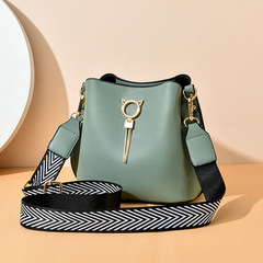 Baggy Style 2023 New Women's Large Capacity Trendy Korean Version Elegant and Stylish Single Shoulder Bag with Simple Texture Crossbody Bag