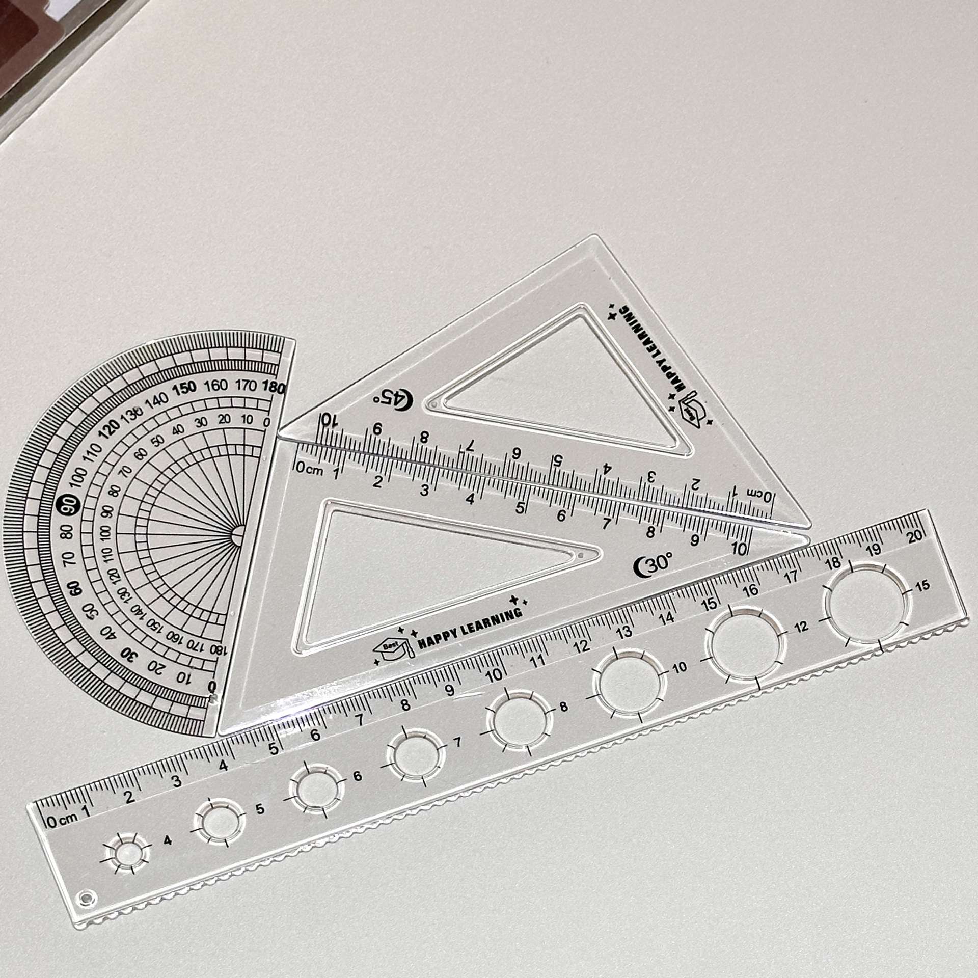 8220 mitos negros Goku regla de cuatro piezas juegos de dibujos animados alrededor de los estudiantes dibujar regla de regla de triángulo