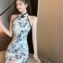 年轻款少女日常改良短旗袍2024夏装性感露背挂脖紧身包臀连衣裙子