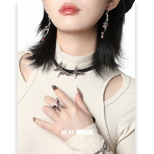 Original Red Butterfly Necklace Wholesale Unique Design High-end Pendant Luxurious Clavicle Chain Chinese Style Sweater Chain