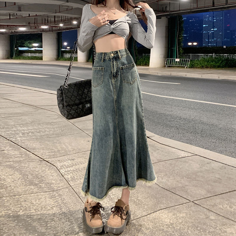 Denim Midi Skirt for Women, High-Waisted A-Line Fishtail Skirt, Hip-Hugging, Japanese and Korean Style, Vintage Blue, Large Hem, Retro Mid-Length
