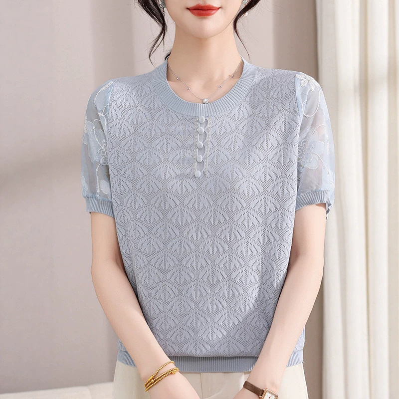 Summer mother's clothing: loose-fitting, round-neck, thin knit short-sleeve T-shirt for women, base shirt, Mother's Day outfit Summer mother's clothing: loose-fitting, round-neck, thin knit short-sleeve T-shirt for women, base shirt, Mother's Day outfit