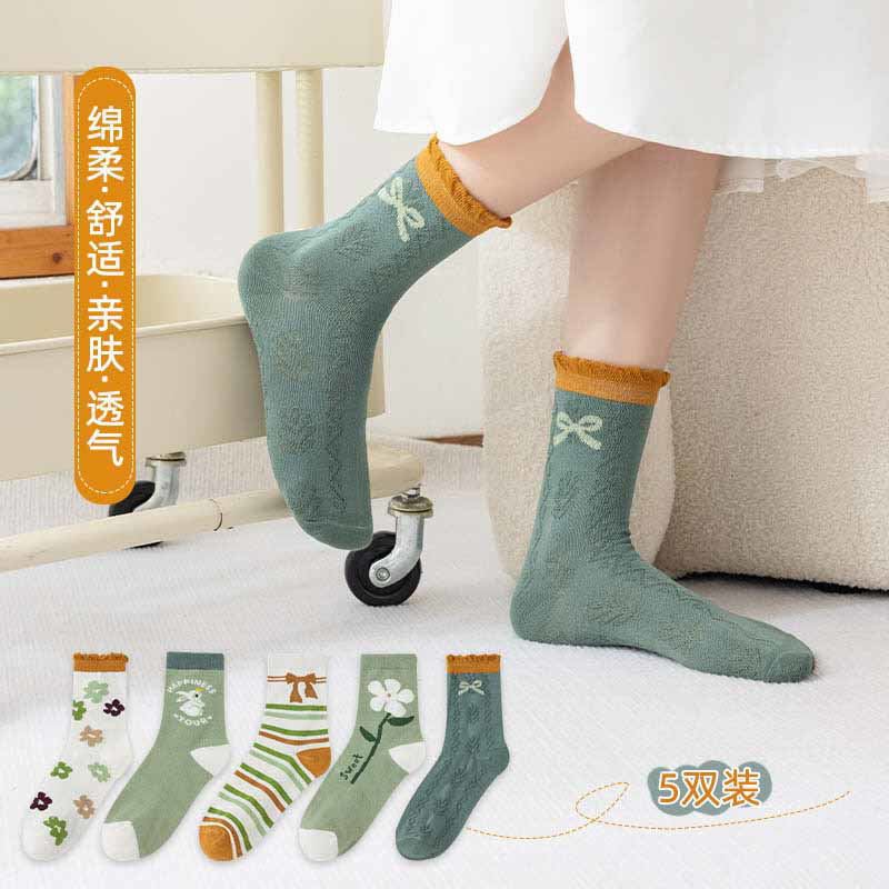 黒と白のファッションの靴下の女子学生のストッキングの綿の靴下は春と秋の季節の女子学生の靴下の諸及び靴下業の女性の靴下の秋を卸売りします。|undefined