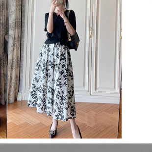 Ůʿ�ļ��װ׵�ɫ����ȹ�@���黨����A��ȹ���|ͨ�ڃ����L���Lȹ