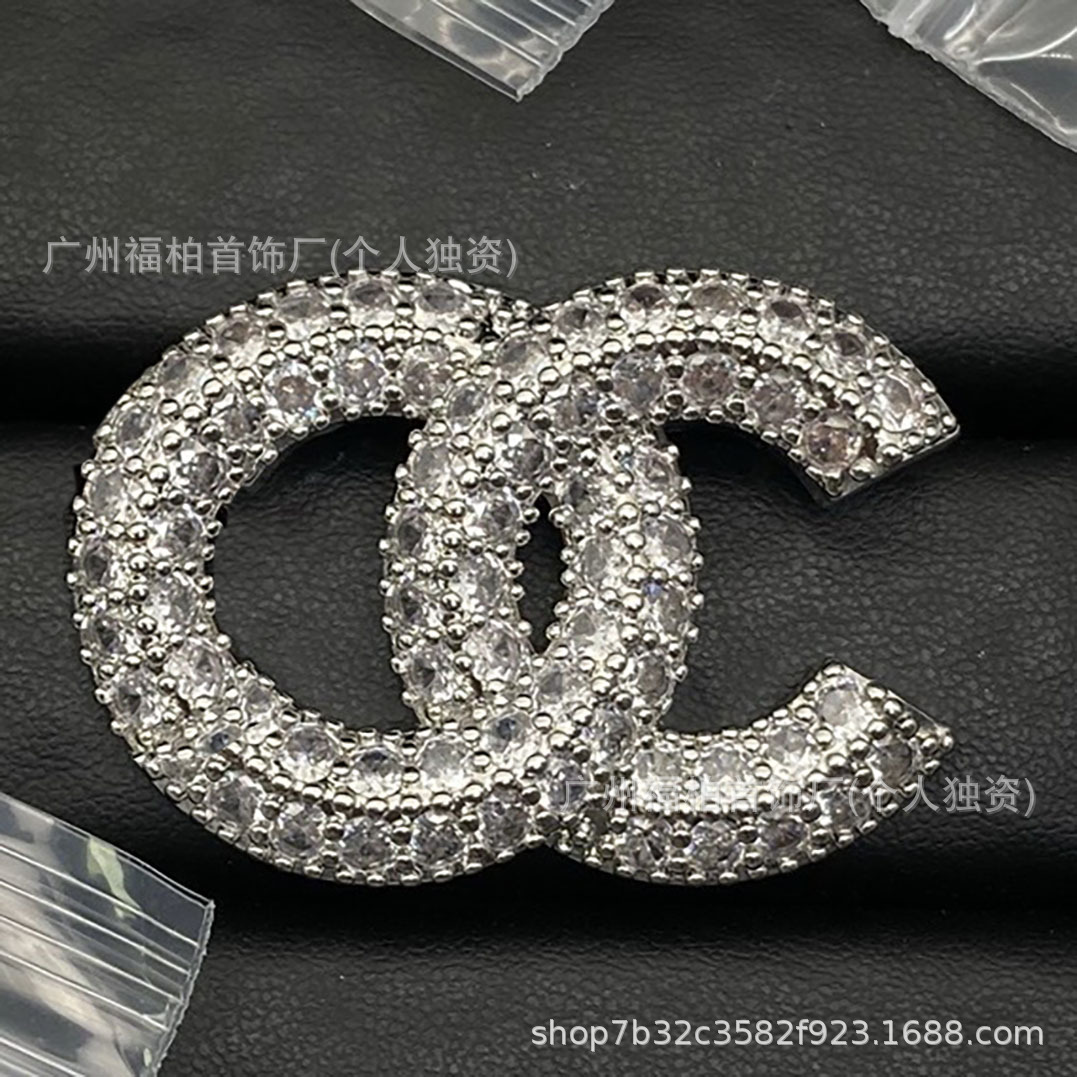 Chanel Double C Fragrance Star Heart Pearl Rhinestone Enamel Brooch Vintage Style High-End Brooch Collection