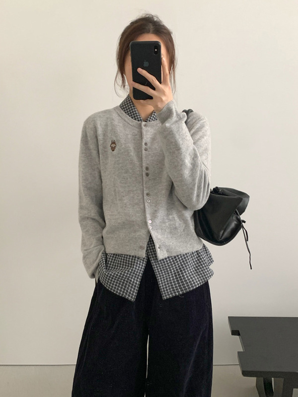 TG 韩系百搭卡通小刺绣羊毛针织系扣显瘦开衫女2025秋冬新款25780|undefined