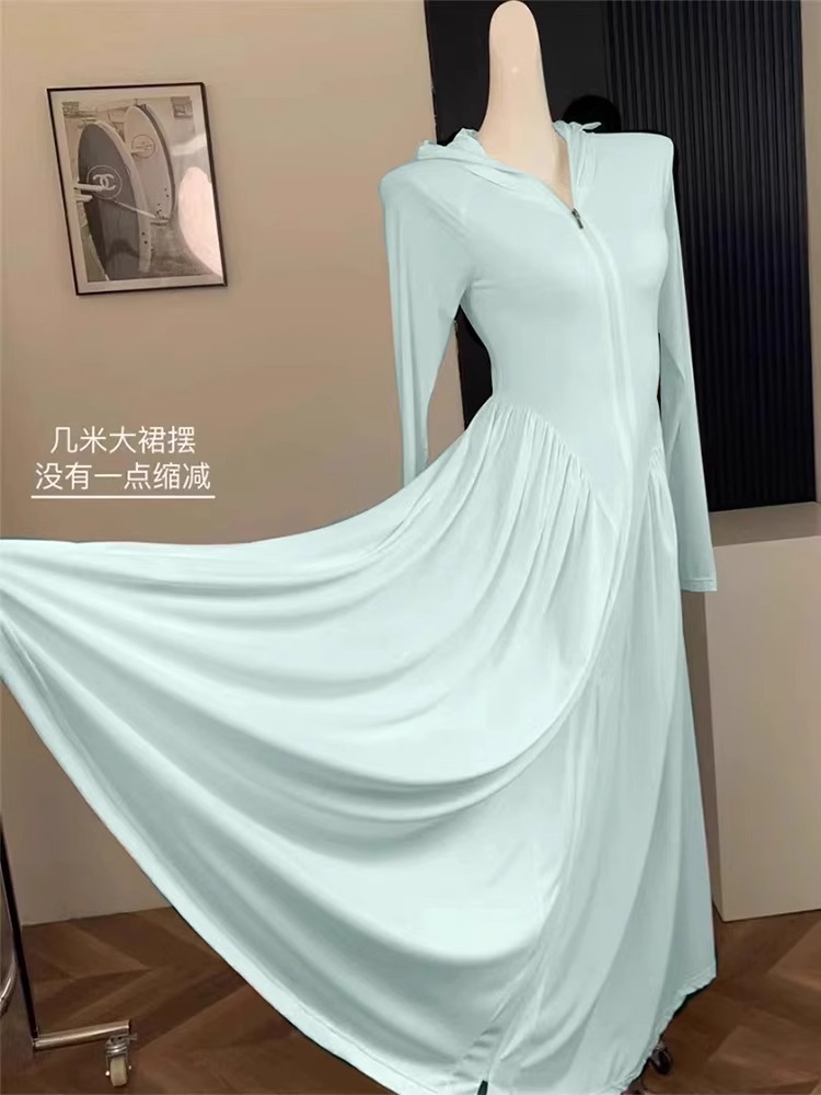 日焼け止め服の長い全身日焼け止めスカートの女性の夏2025の新型日焼け止め服のスーツのコートの氷の糸の小さい子